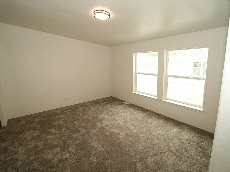 49 N 3820 W — Photo 10