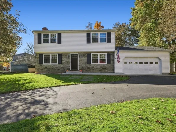 8235 Eden Ln, Baldwinsville, NY 13027