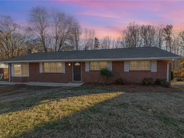 5012 Sitka Rd, Walkertown, NC 27051