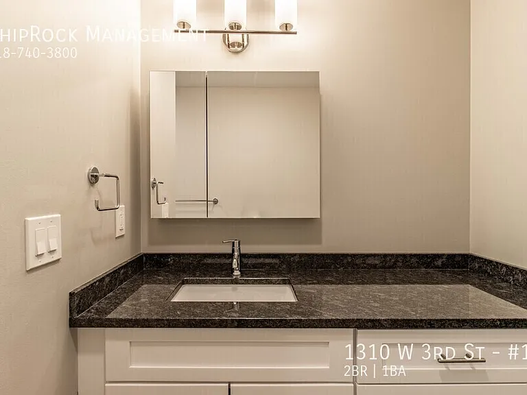 1310 W 3rd St #14 — Photo 24