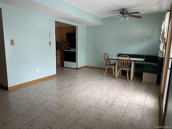 4th image of 10 Sunhollow Court