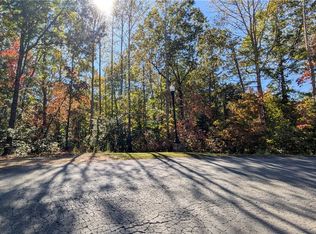 312 Scharlin Dr, Pickens, SC 29671