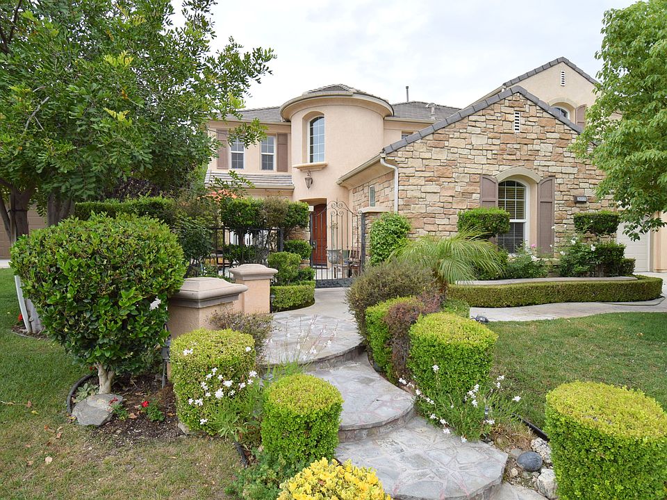 1st image of 26919 Boulder Crest Dr
