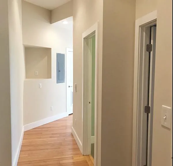 2733 Woodburn Ave #303 — Photo 7