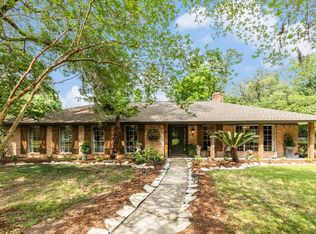 103 Woodland Rd, Lake Jackson, TX 77566