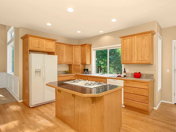 4th image of 1645 219th Pl SE
