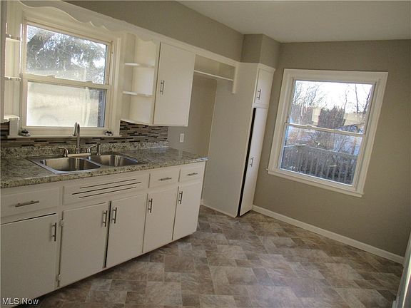 4th image of 1100 Courtland Ave