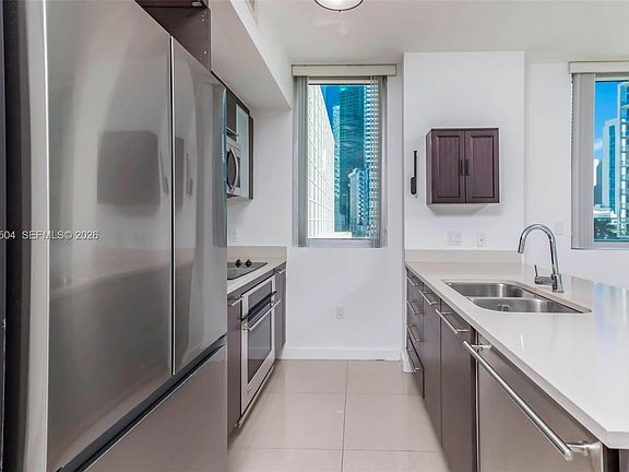 4th image of 500 Brickell Ave APT 401