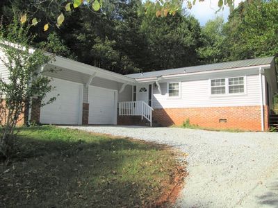 56 Woods Ln, Franklin, NC, 28734