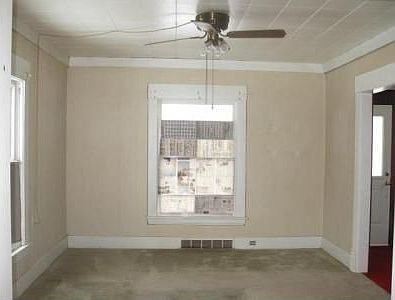 3rd image of 604 Spruce St