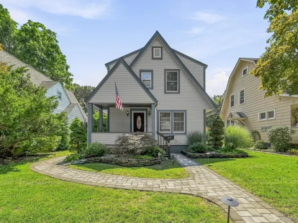 13 Washington Circle, Suffern, NY 10901