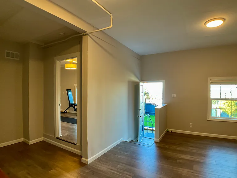 808 Templeton Ave — Photo 24