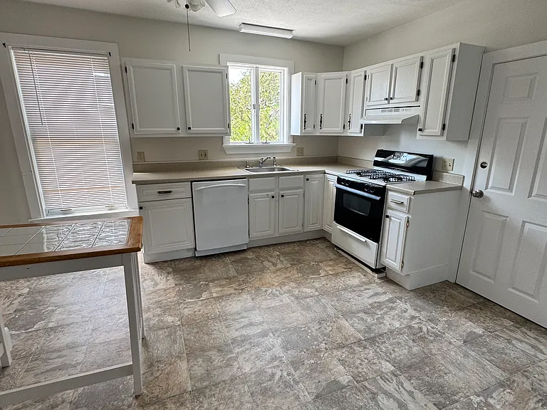 106 Hale St #2 — Photo 11