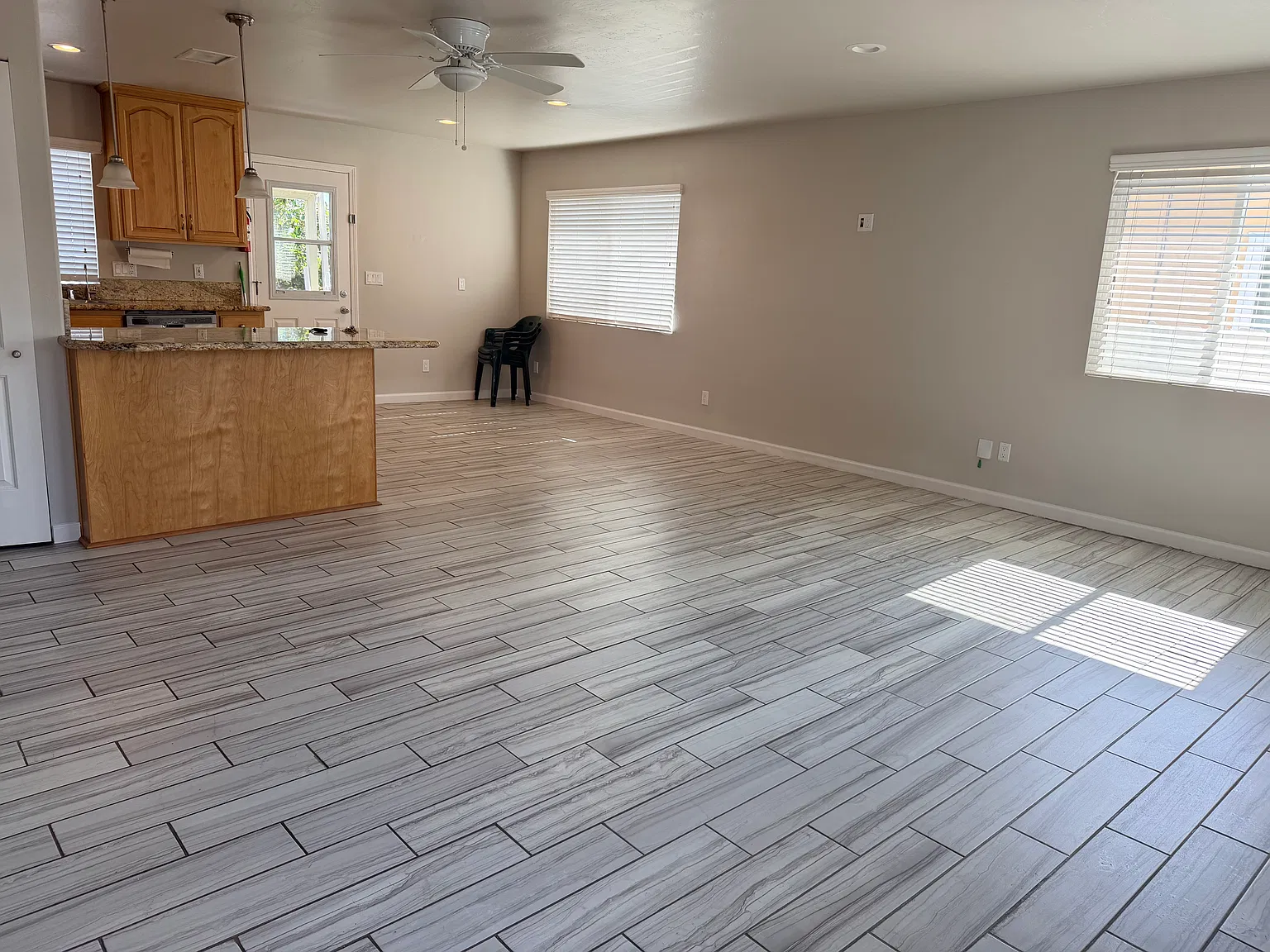 2 bed, 1098 sqft, $3,250 — Photo 2