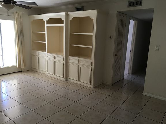 many built ins