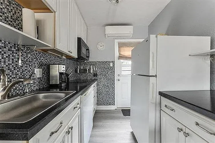 301 E Lavender Rd #B — Photo 6