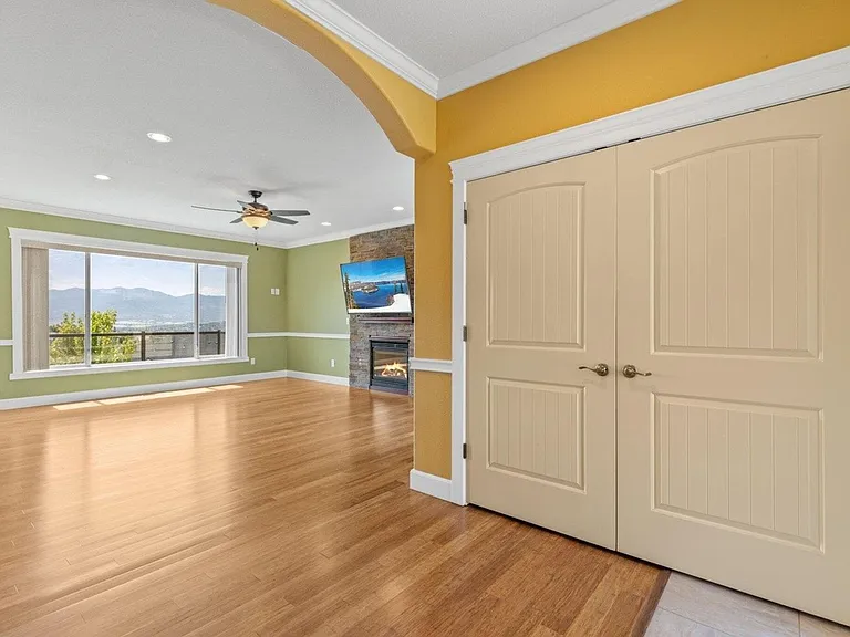 4334 Vineyard Ter — Photo 8