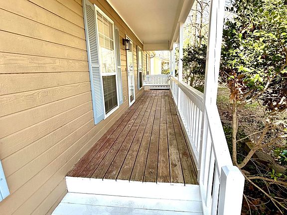 5th image of 999 Ridgewood Dr