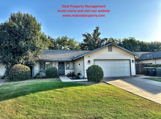 323 W Packwood Ave, Visalia, CA 93277