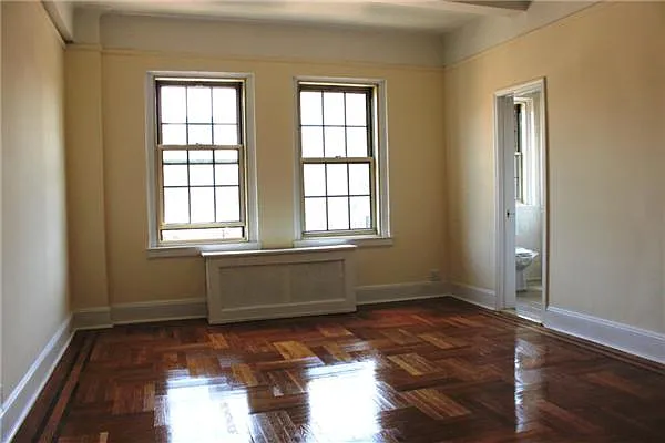 Rented by Siderow Residential Group | media 18