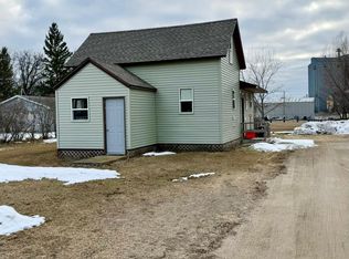 305 Harding St S, Karlstad, MN 56732