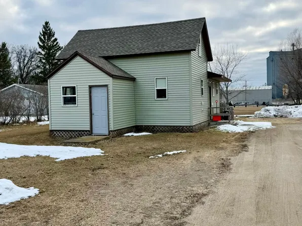 305 Harding St S, Karlstad, MN 56732