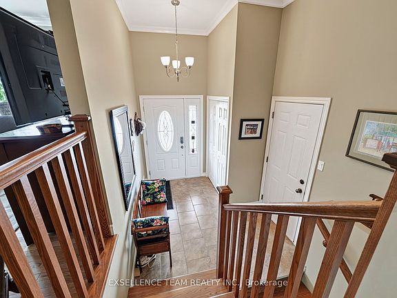 3rd image of 1159 Montreal Rd