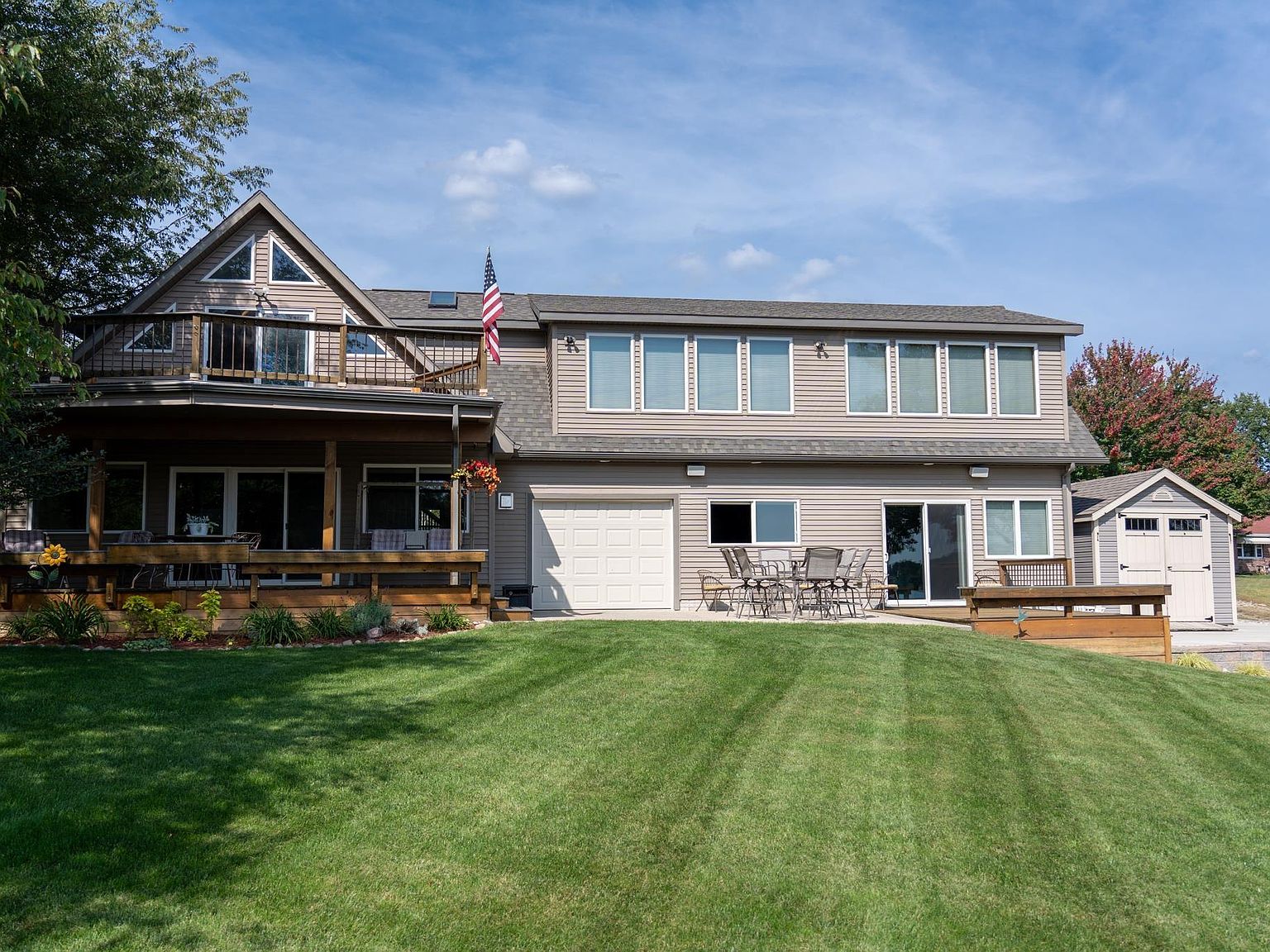 1083 Lincoln Dr, Lake Isabella, MI 48893 MLS 1916058 Zillow