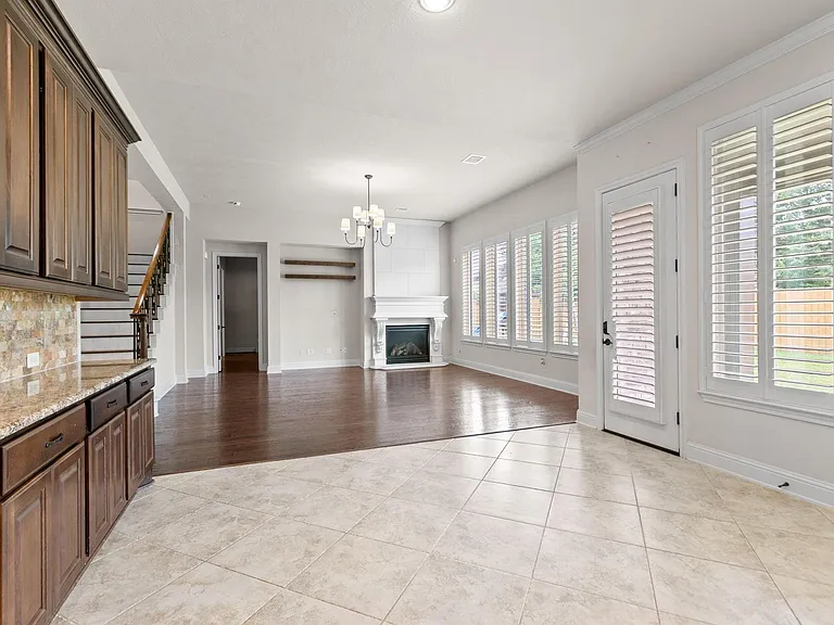18900 N Bee Cave Springs Cir — Photo 15