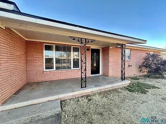 3rd image of 204 Texas Dr