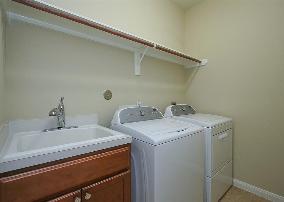 1st image of 25327 Lisburn Dr