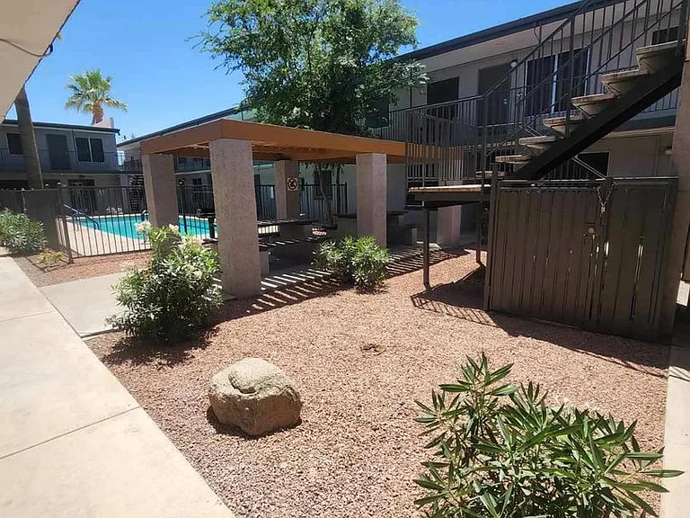 Modern Quarters Apartments — Photo 23