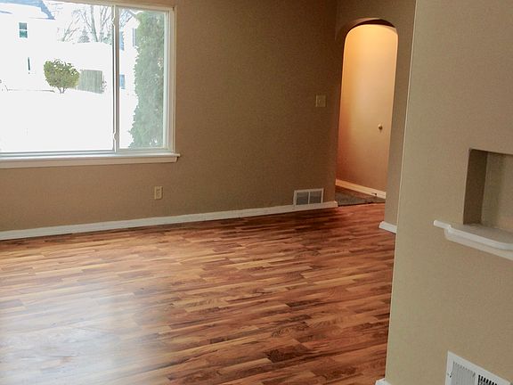 4th image of 1815 Rist Ave