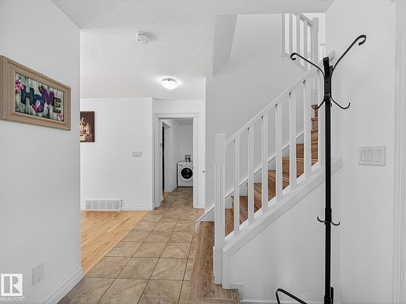 5th image of 718 Adams Way SW