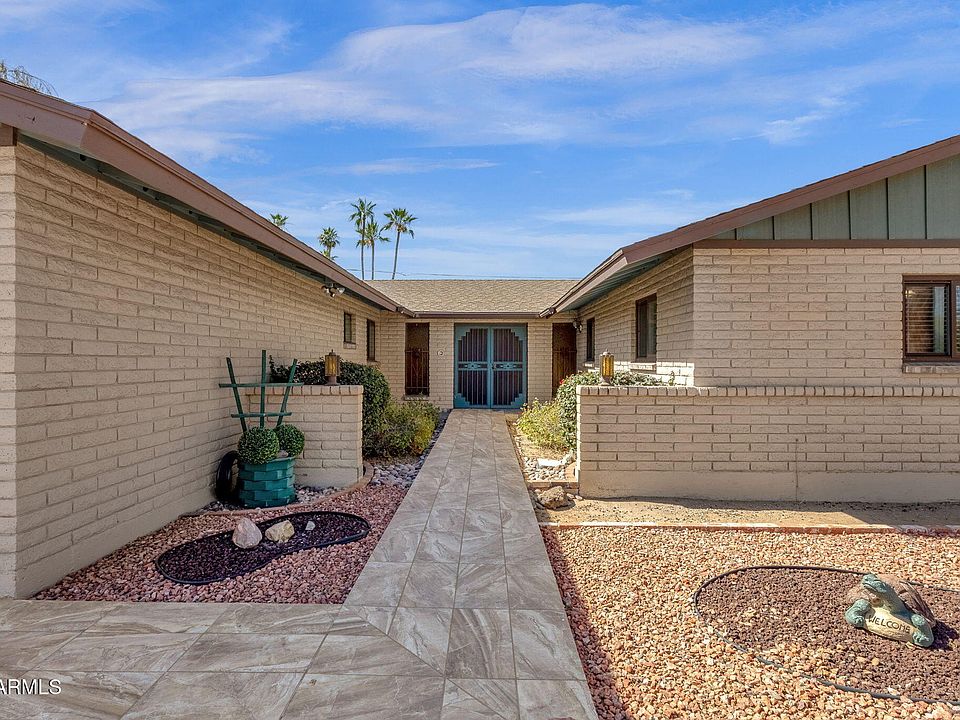 1st image of 709 E ROYAL PALM Road E