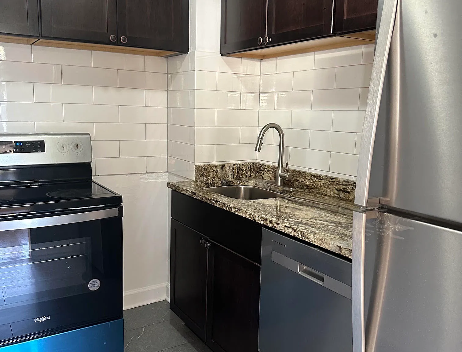 2 bed, 1000 sqft, $1,900 — Photo 4