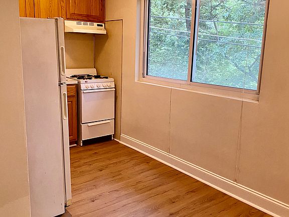 5th image of 445 W Jefferson St #B