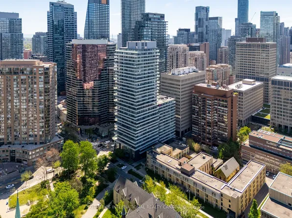 57 Saint Joseph St #316, Toronto, ON M5S 0C5