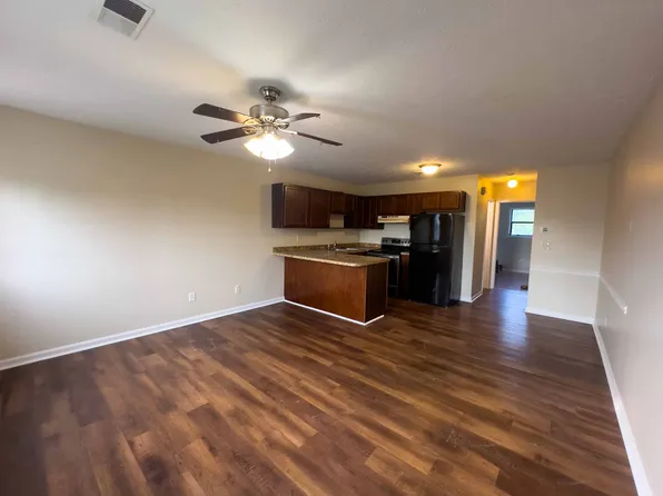 244 Landings Dr APT 3, Frankfort, KY 40601