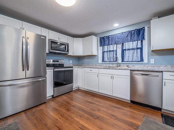 4th image of 428 S Briant St