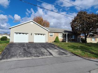 604 Green Glen Dr, Du Bois, PA 15801