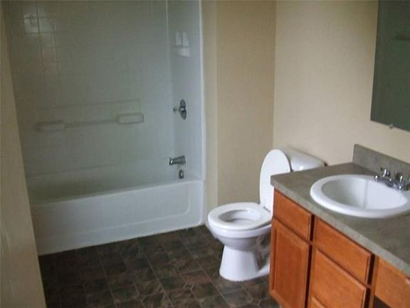 4th image of 316 Daisy Ln