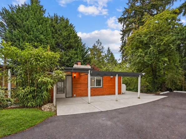 3240 90th Pl SE, Mercer Island, WA 98040
