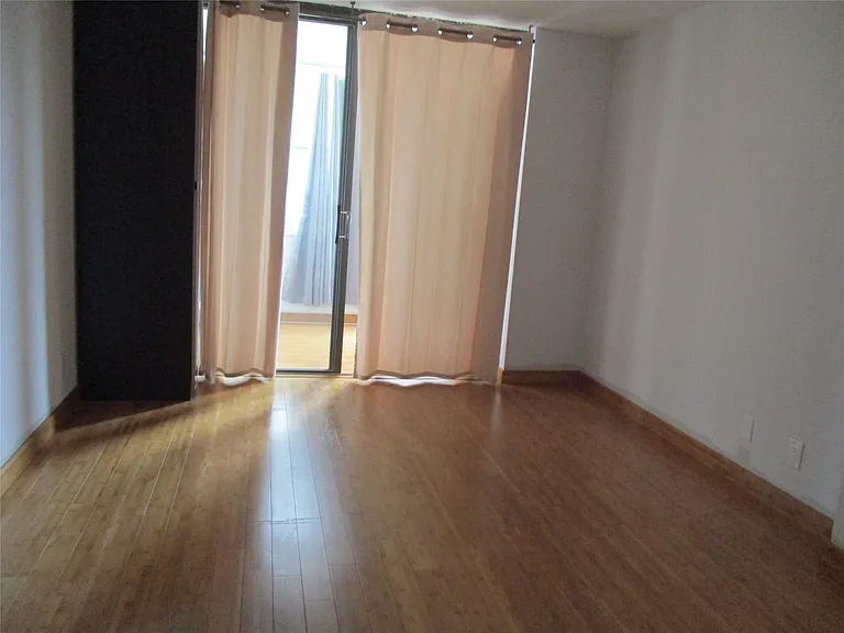 2731 Taft St #201 — Photo 6