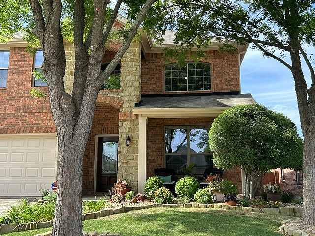 1st image of 221 Villanova Dr