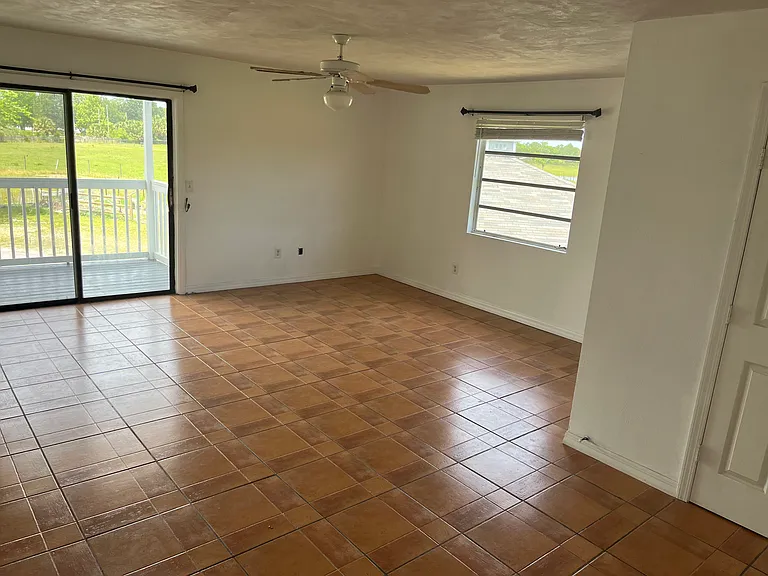 501 Leeway Trl — Photo 3
