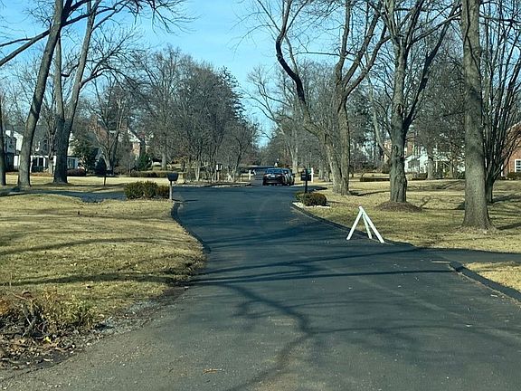 5th image of 18 Berkley Ln