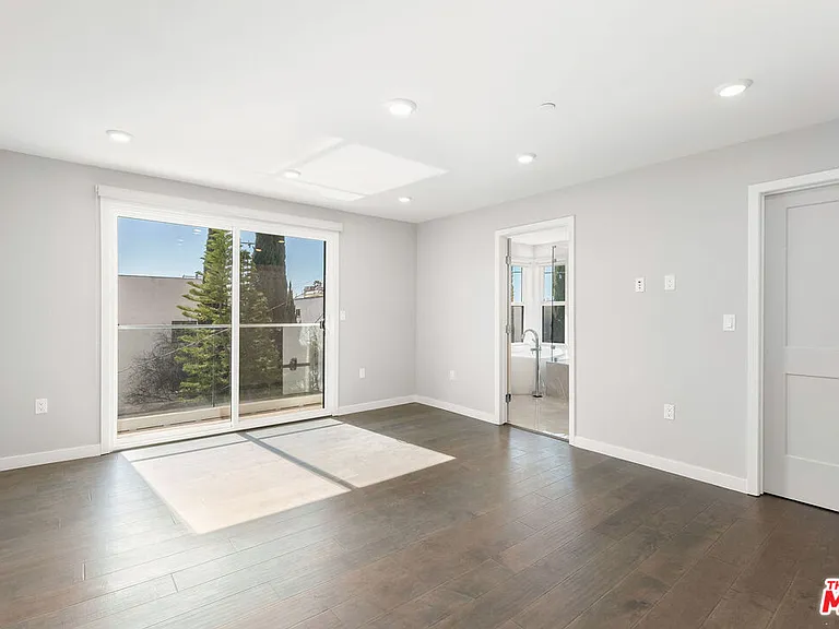 849 N Alta Vista Blvd — Photo 11