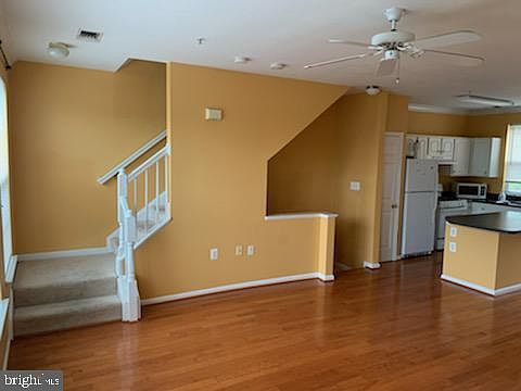 5th image of 21774 Jarvis Sq