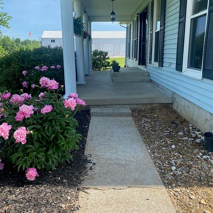 1974 Chalybeate Rd, Smiths Grove, KY 42171 Zillow